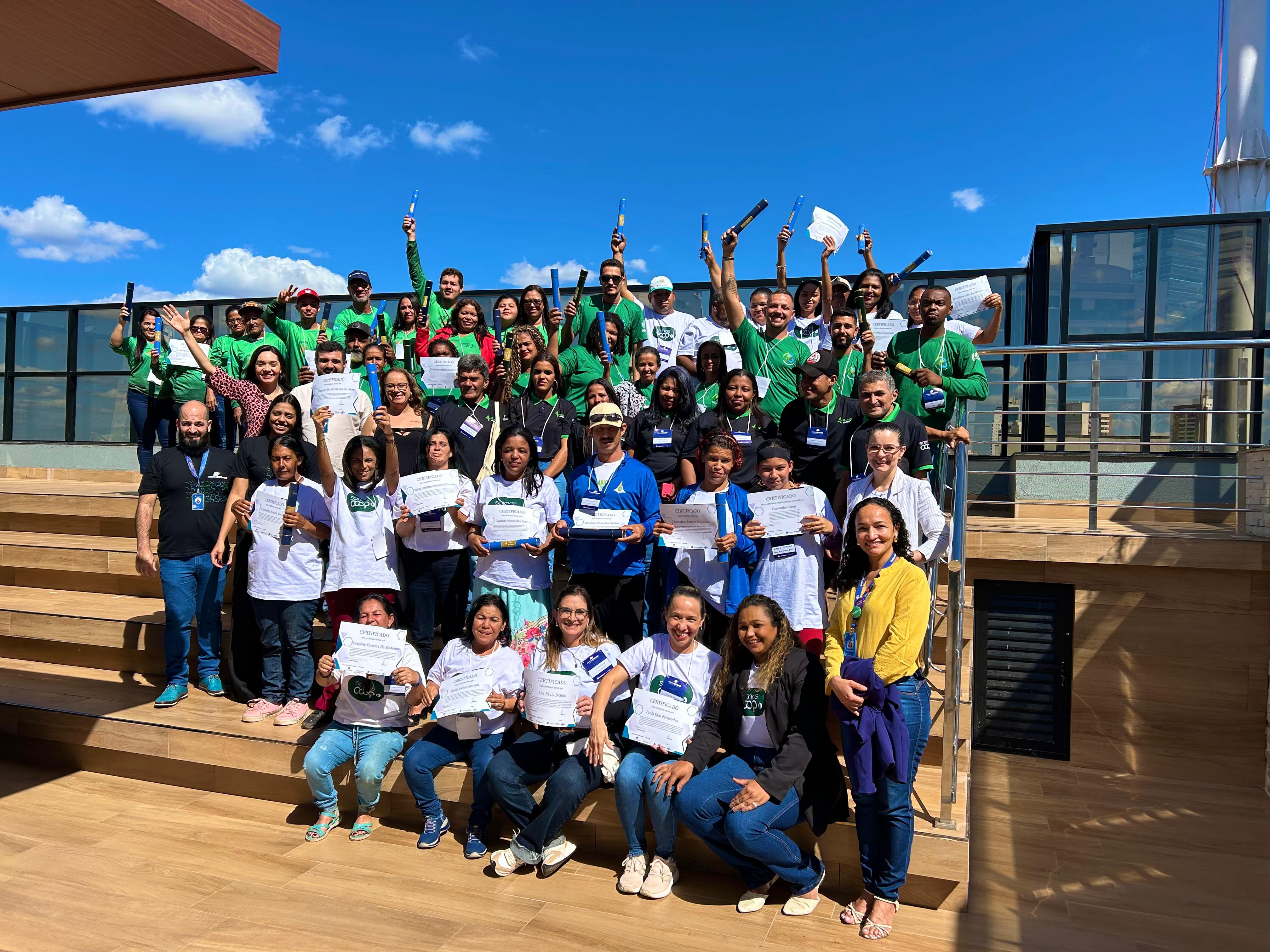 Formatura celebra conquistas do NegóciosCoop Reciclagem em Goiás 