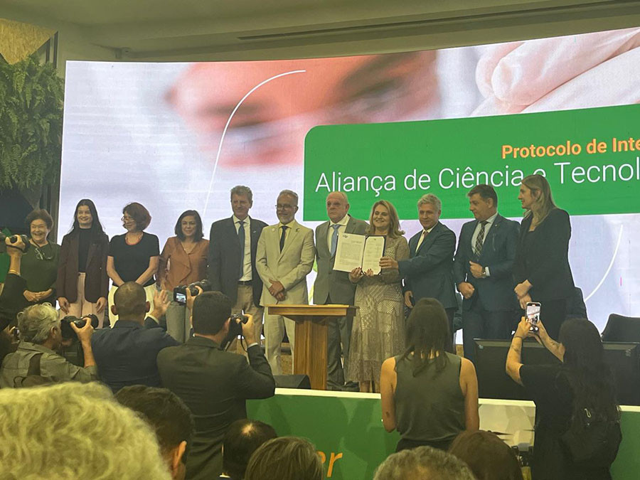 Sistema OCB e Embrapa selam aliança pelo clima e sustentabilidade
