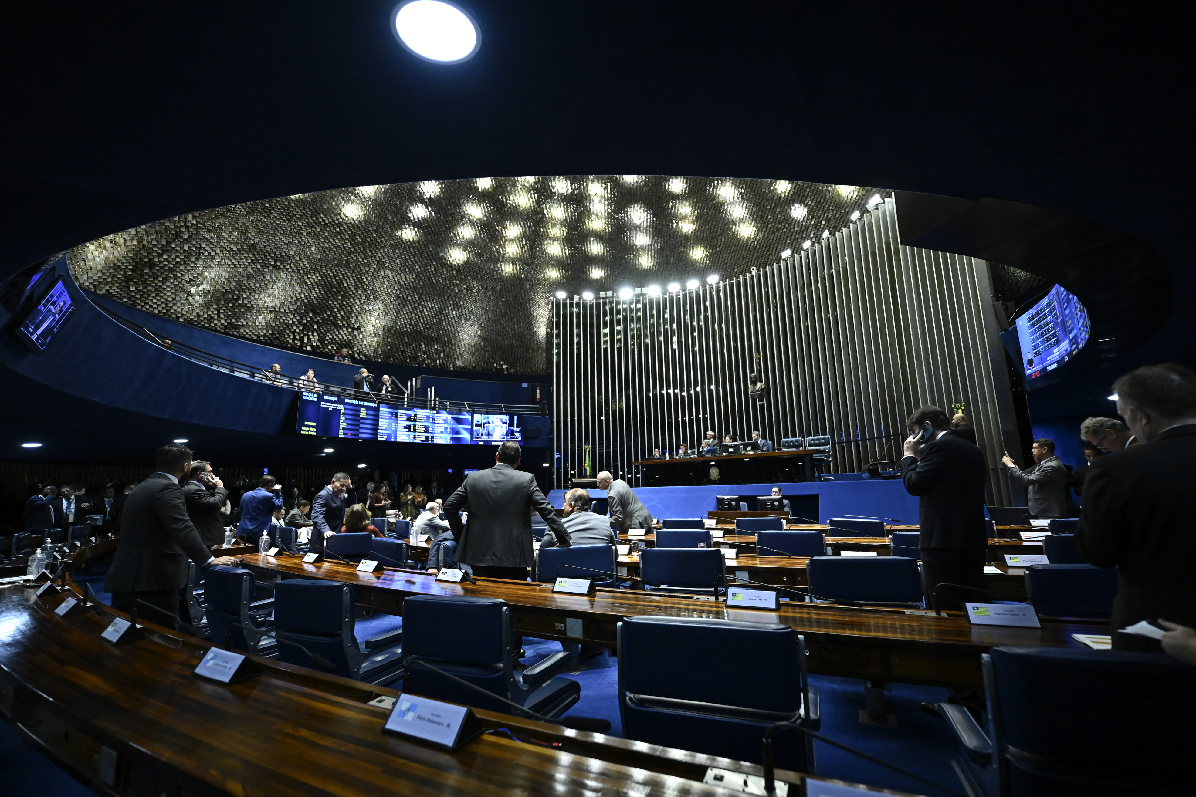 Congresso aprova PDL que derruba aumento do IOF  