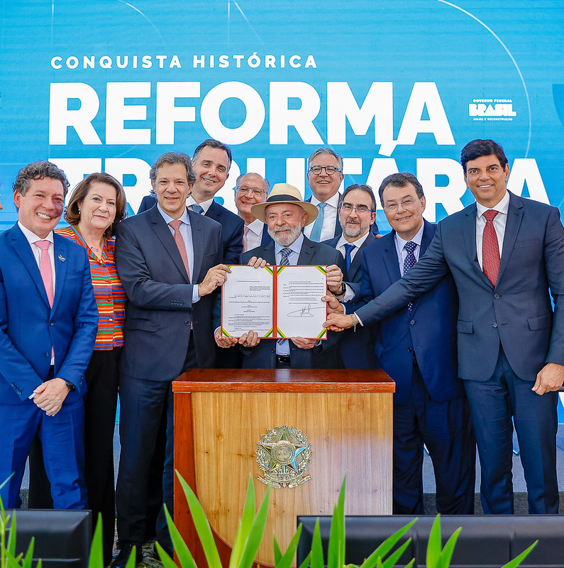 Cerimônia de sanção da regulamentação da Reforma Tributária