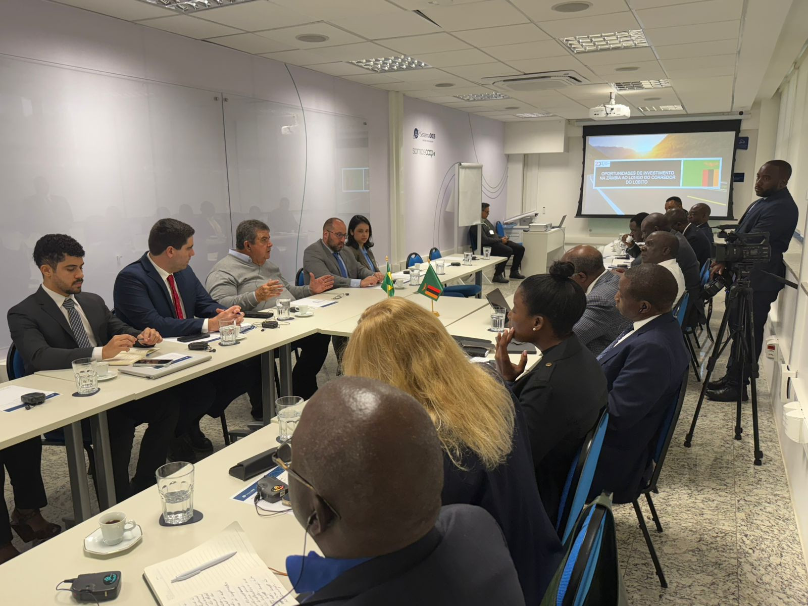 Líderes da Zâmbia conhecem modelo cooperativista do Brasil 