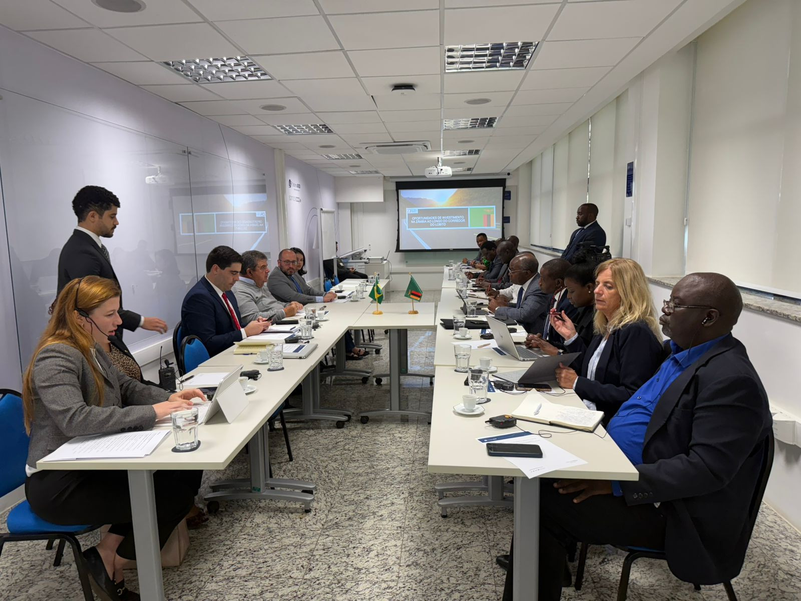 Líderes da Zâmbia conhecem modelo cooperativista do Brasil 