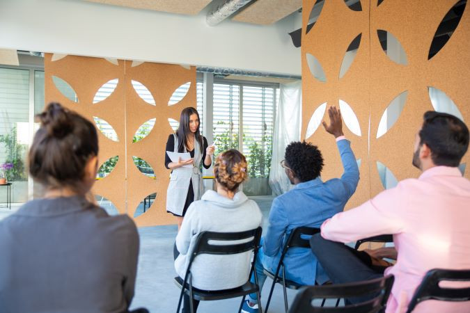 Viacredi desenvolve líderes com qualificação e gestão